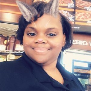 Meet your Posher, Alecia